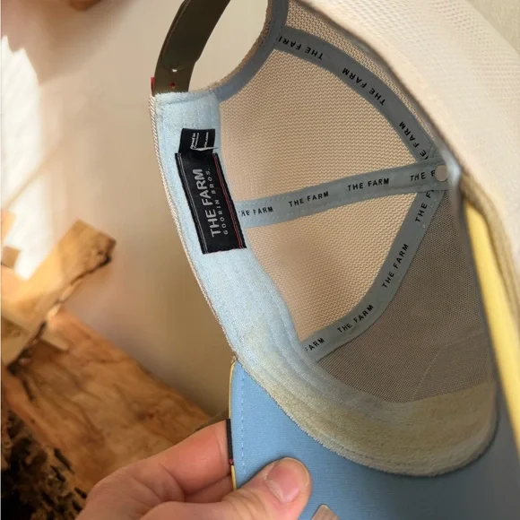 Goorin Bros “Greatest” Carousel GOAT Yellow and Gray Embroidered Cap - Picture 4 of 4